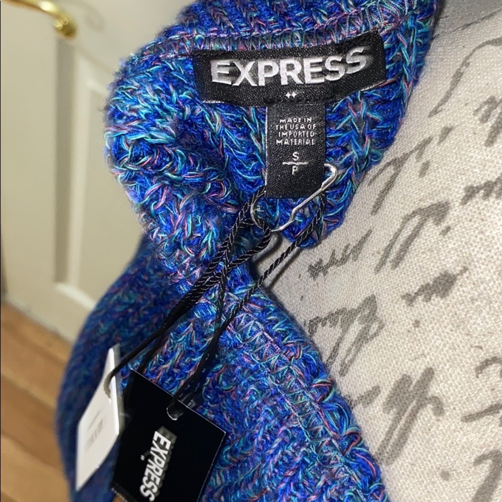 Express Cable Split Back Sweater - Picture 5 of 9